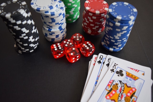 Resumen de 23 artículos: como jugar al poker [actualizado recientemente]